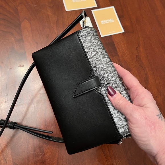 Michael Kors Black and Gray Women's Bag - Picture 5 of 5